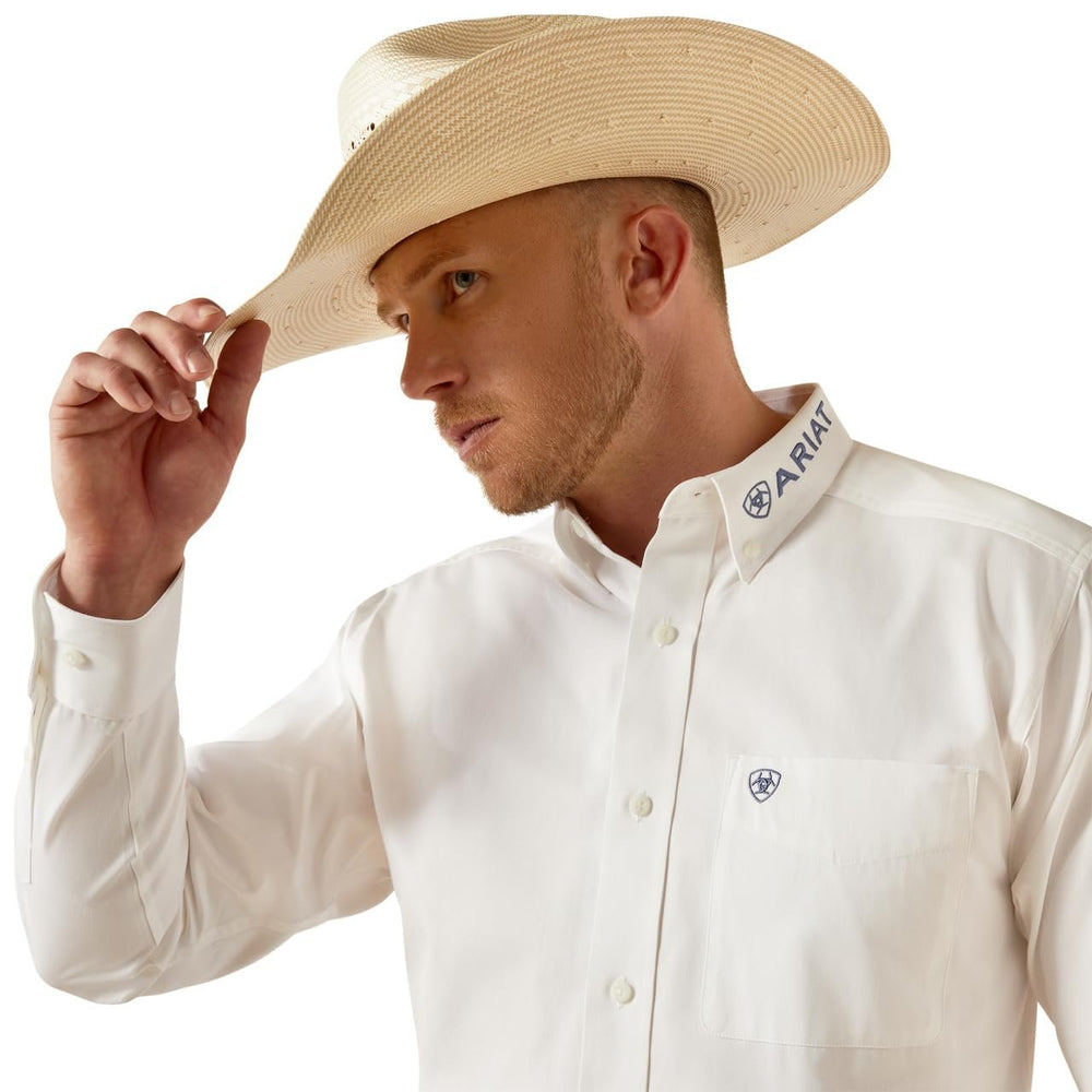 
                  
                    Man Wearing Ariat Men's Team Logo Twill Classic Fit Shirt
                  
                