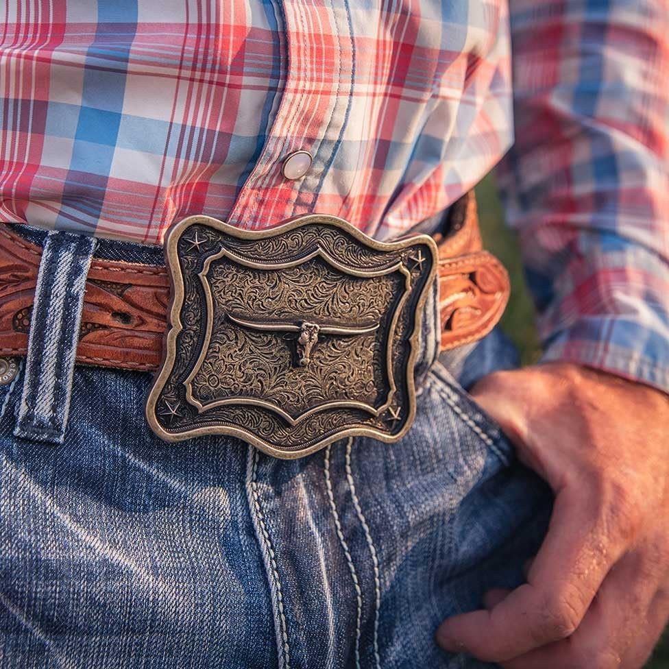 
                  
                    Man Wearing Montana Silversmiths Longhorn Attitude Western Belt Buckle
                  
                