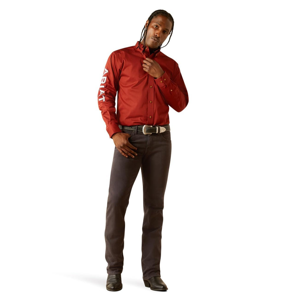 
                  
                    Man Wearing Ariat Men's Team Logo Twill Classic Fit Shirt
                  
                
