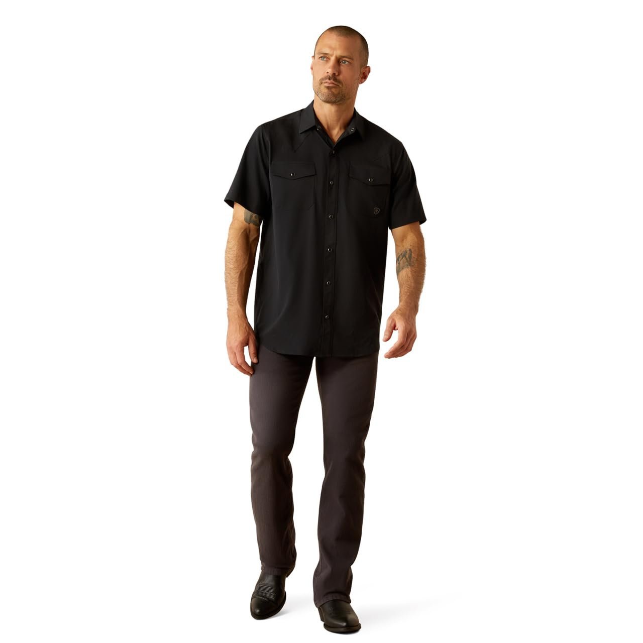 Man Wearing Ariat Men's VentTEK Western Fitted Shirt in Black