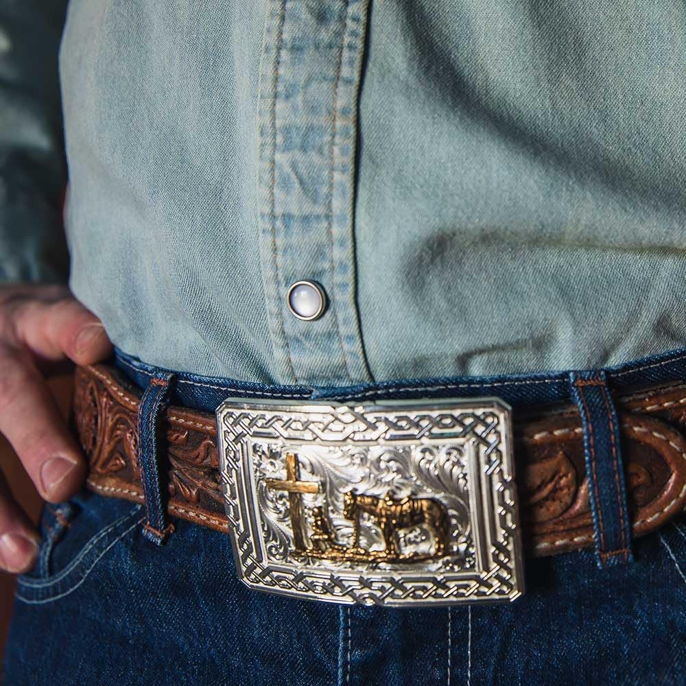 
                  
                    Man Wearing Montana Silversmiths Unyielding Grit Belt Buckle
                  
                