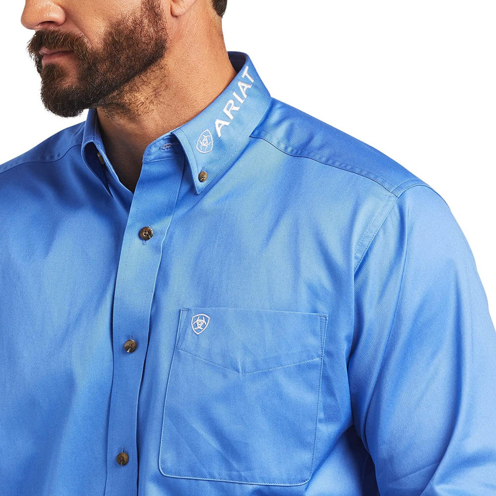 
                  
                    Collar and Front Pocket Details of Ariat Men's Team Logo Twill Classic Fit Shirt
                  
                