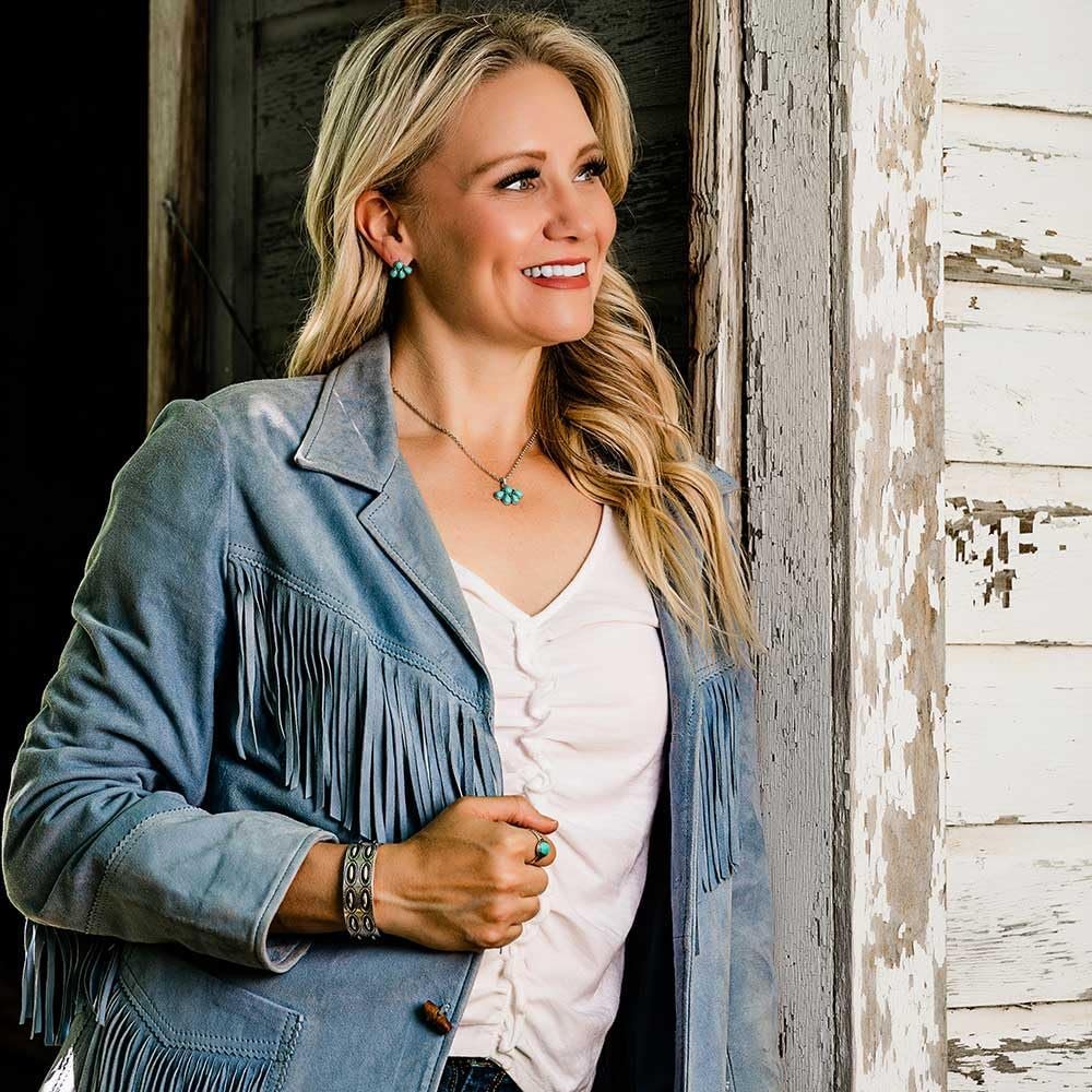 
                  
                    Woman Wearing Montana Silversmiths Women's Nature's Wonder Turquoise Necklace
                  
                