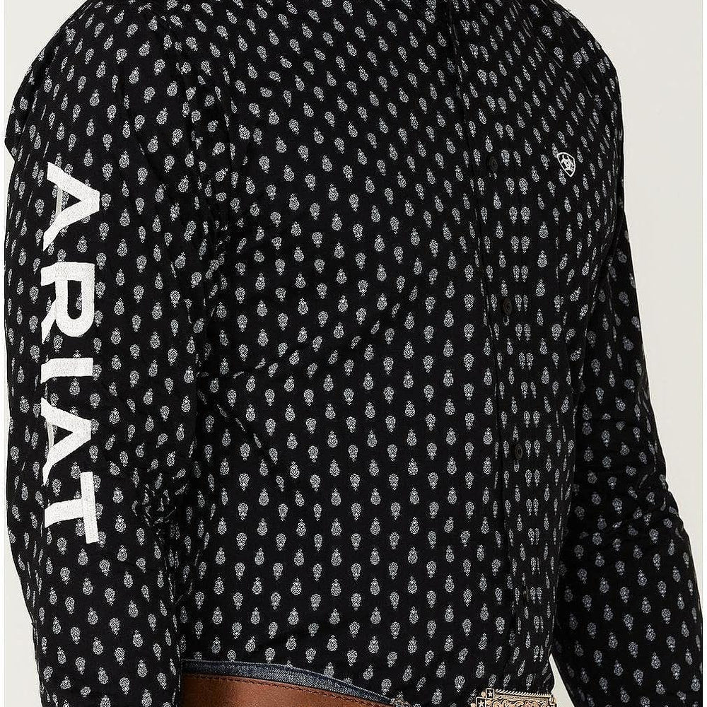 
                  
                    Ariat Sleeve Logo Close-up, Ariat Men's Team Raine Classic Fit Shirt in Black
                  
                